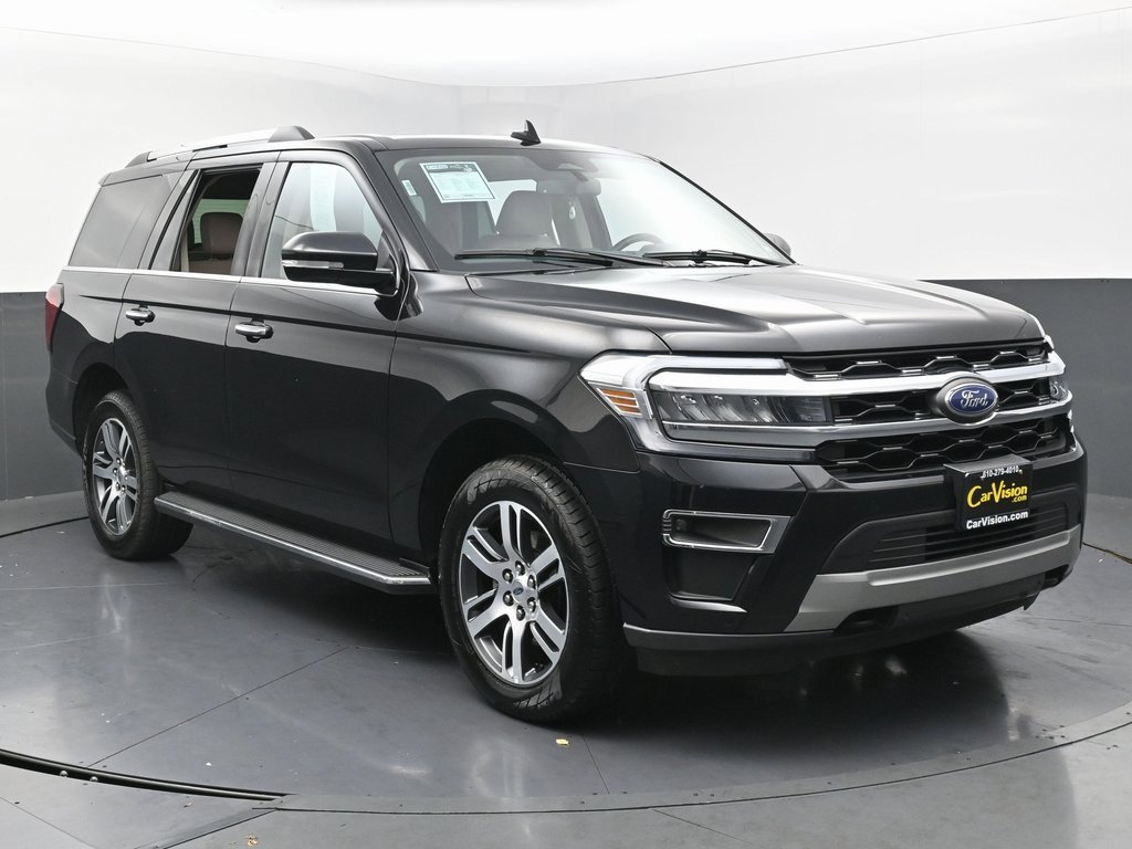 Used 2023 Ford Expedition Limited image 3