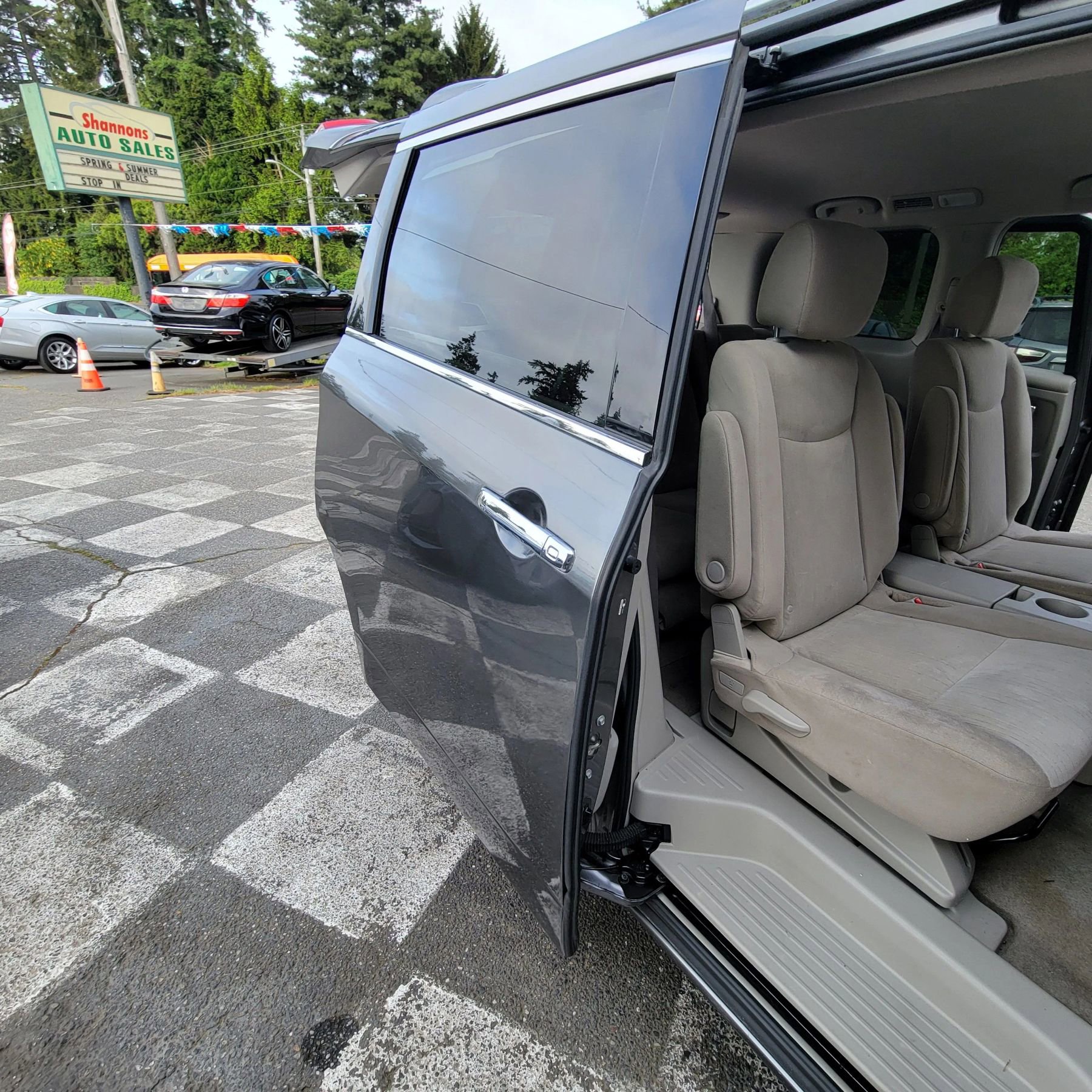 Used 2016 Nissan Quest SV image 32