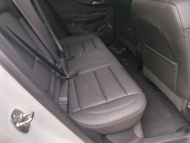 Used 2025 Buick Envista Sport Touring image 24