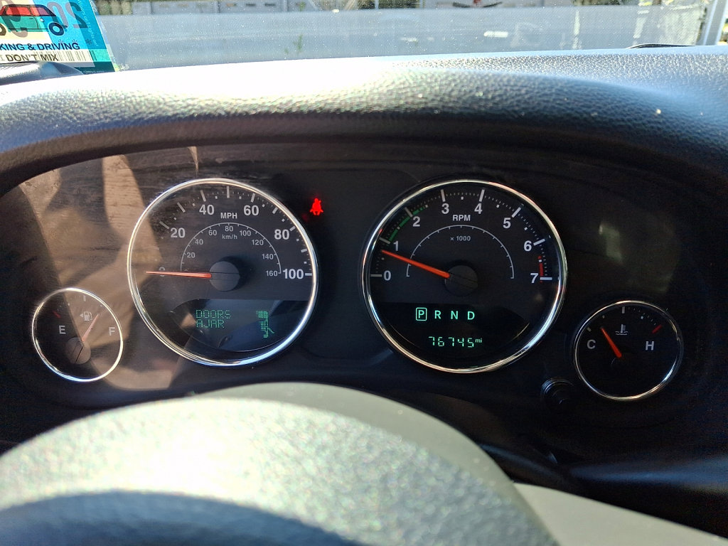 Used 2018 Jeep Wrangler Unlimited Sahara AWD/4WD image 26