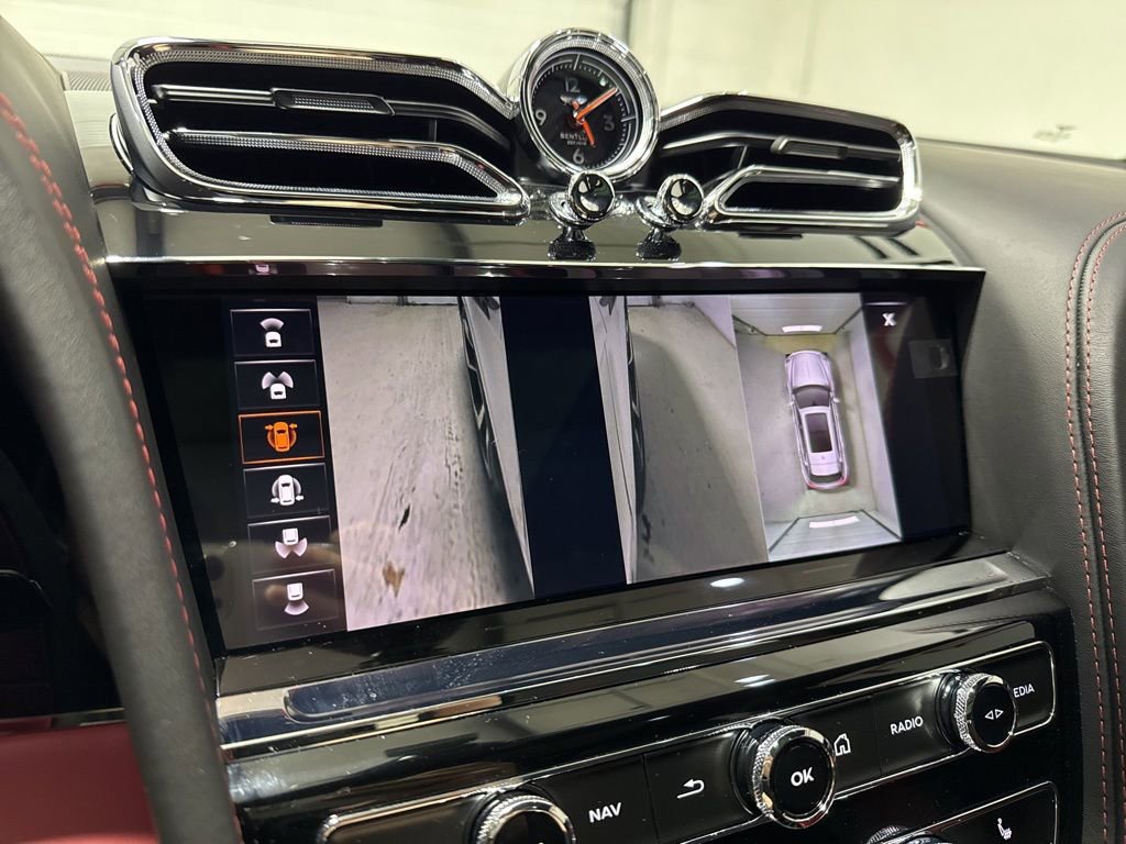 Used 2023 Bentley Bentayga AWD/4WD image 30