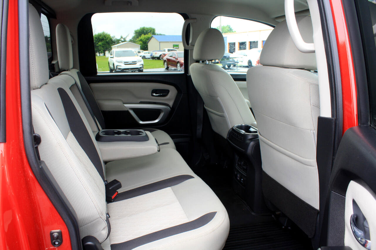 Used 2022 Nissan Titan SV w/ SV Convenience Package image 40