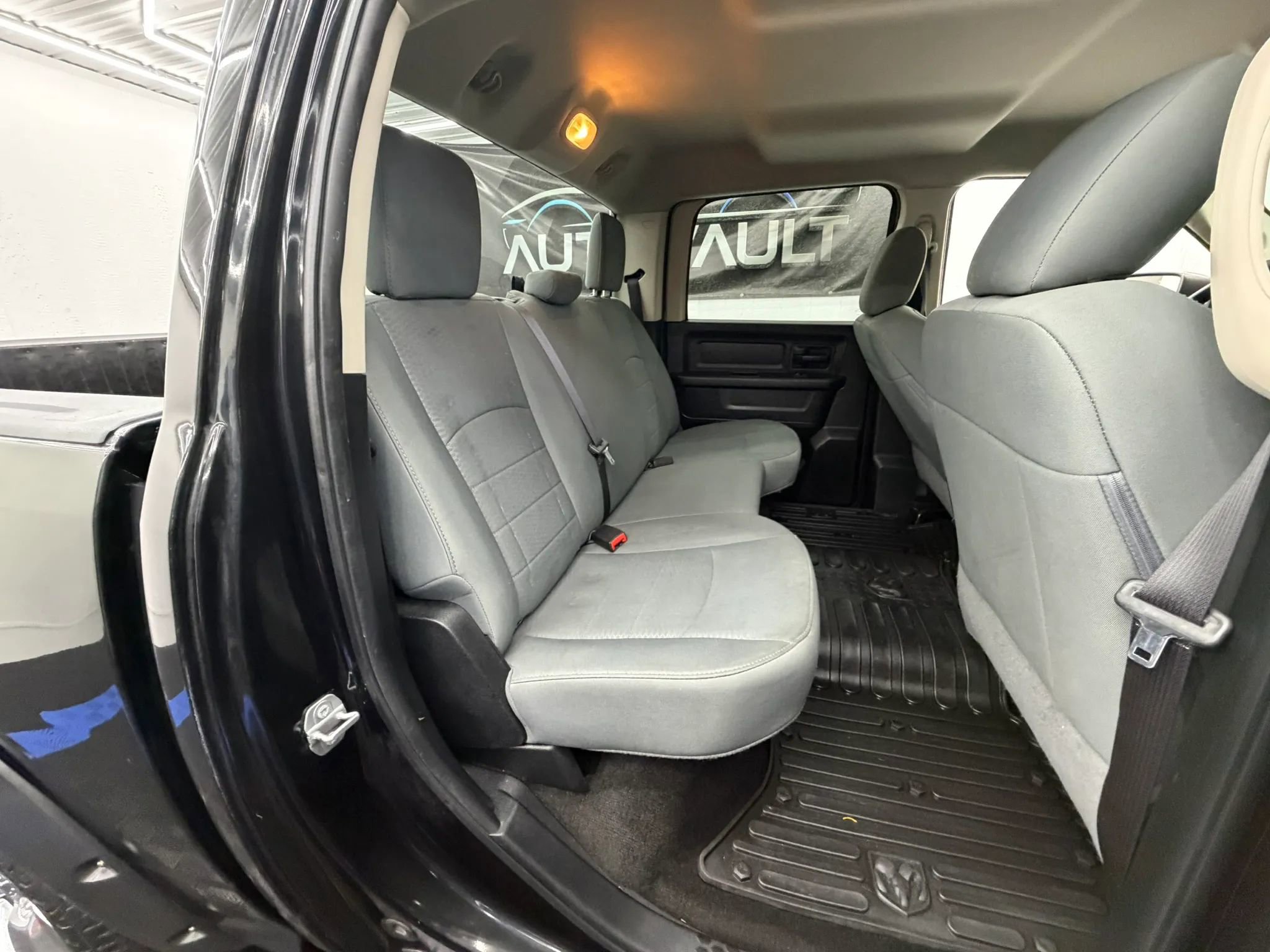 Used 2017 RAM 1500 Express AWD/4WD image 8