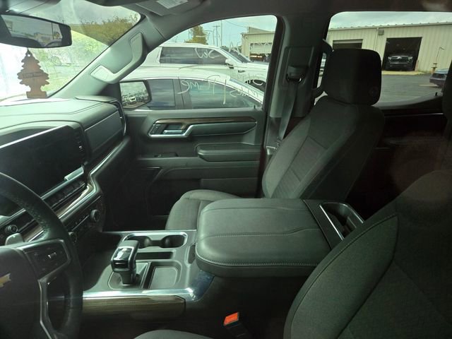 Used 2024 Chevrolet Silverado 1500 LT image 11
