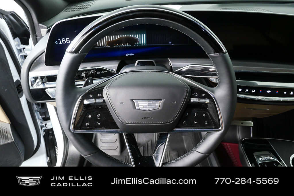 Used 2024 Cadillac Lyriq Luxury w/ Nappa Leather Package AWD/4WD image 9
