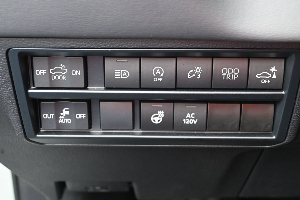 Used 2024 Toyota Tundra Platinum AWD/4WD image 16
