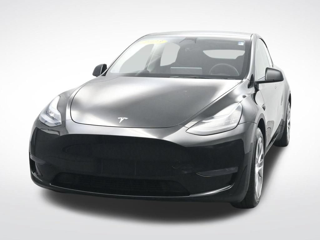 Used 2023 Tesla Model Y Long Range AWD/4WD image 2