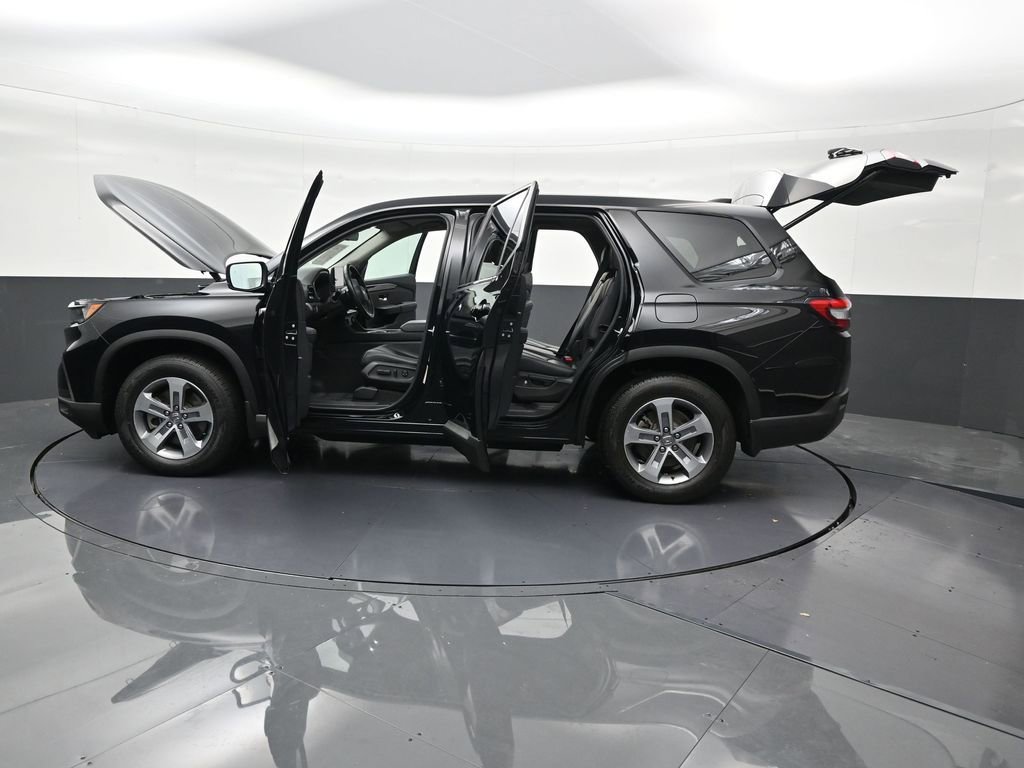 Used 2025 Honda Pilot EX-L image 29