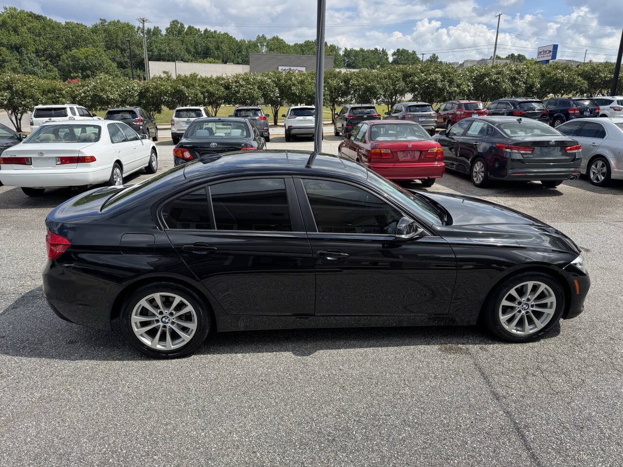 Used 2016 BMW 320i Sedan RWD image 5