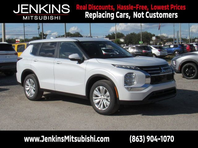 New 2026 Mitsubishi Outlander ES image 1