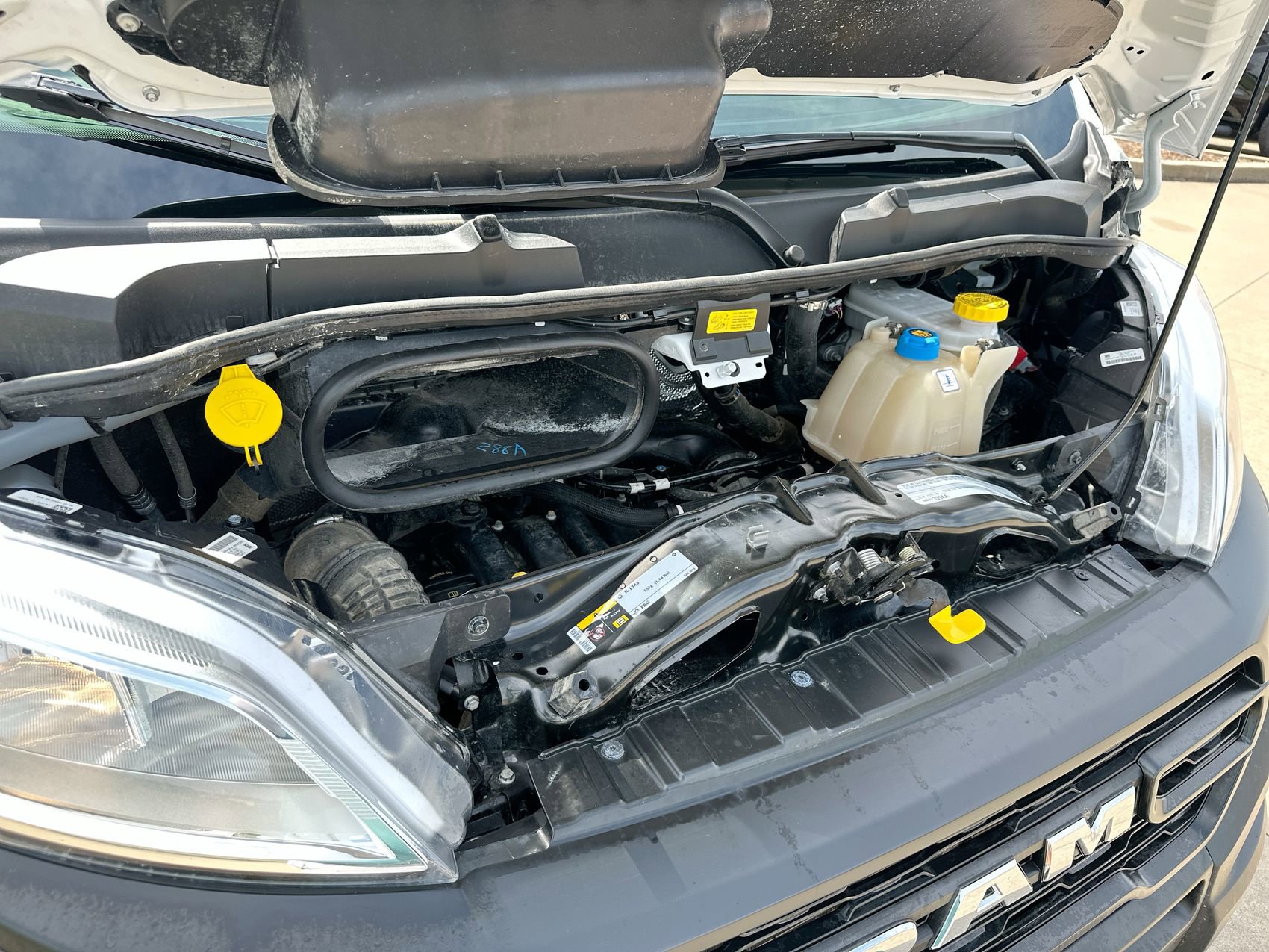 Used 2025 RAM ProMaster 2500 w/ Convenience Group FWD image 26