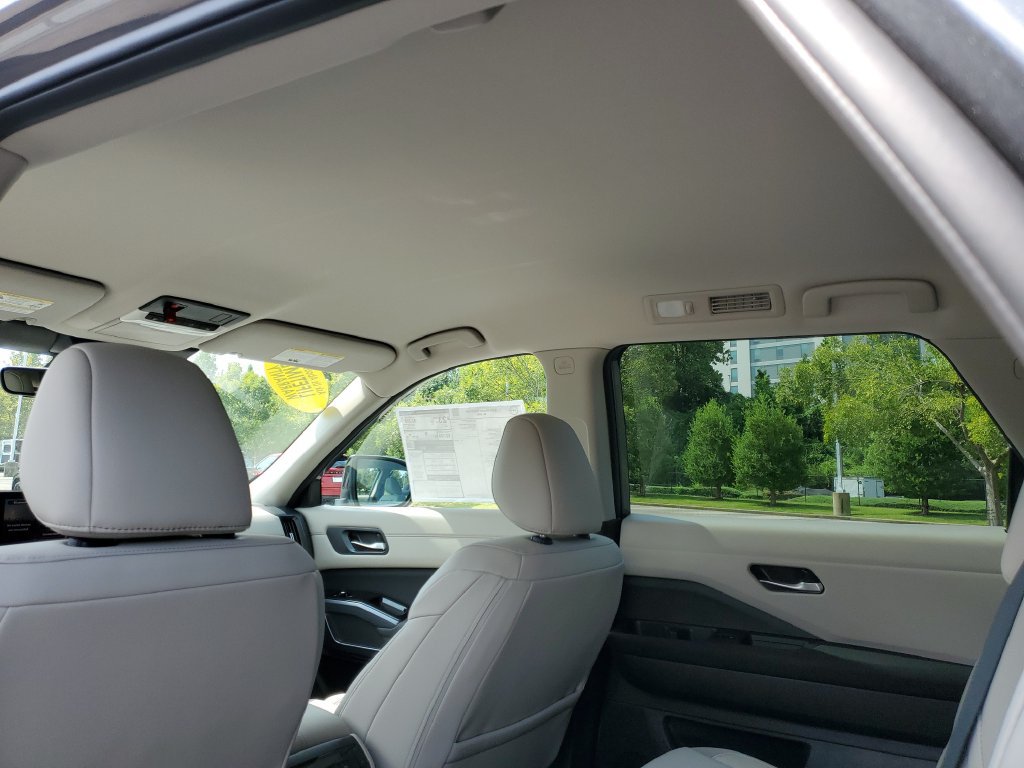 New 2026 Nissan Pathfinder SL FWD image 14