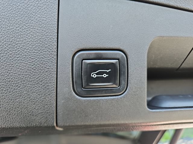 Certified 2022 Cadillac XT4 Luxury w/ Cold Weather Package FWD image 28