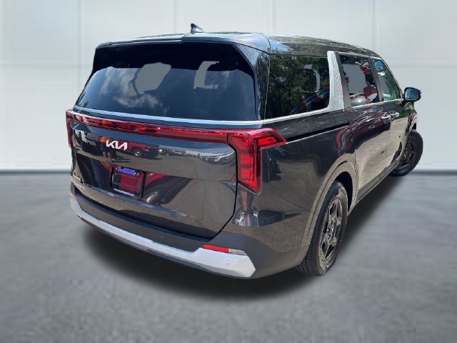 Used 2025 Kia Carnival FWD image 4