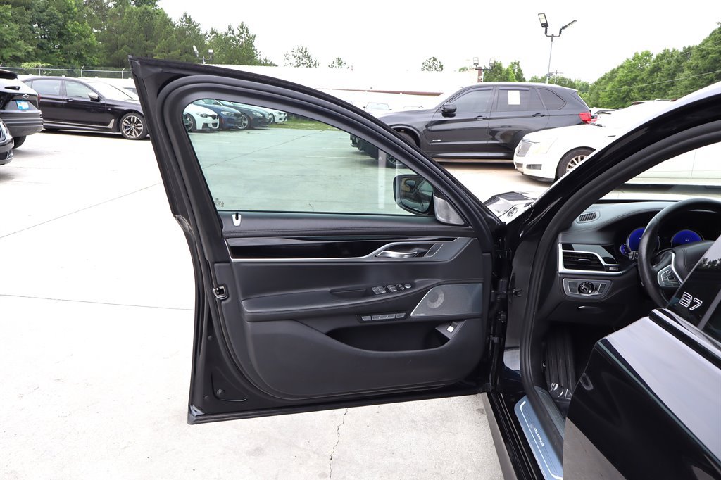 Used 2018 BMW 750i xDrive AWD/4WD image 48