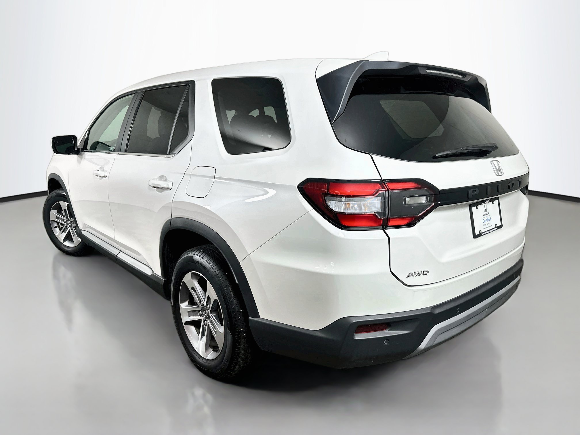 Used 2025 Honda Pilot EX-L image 5