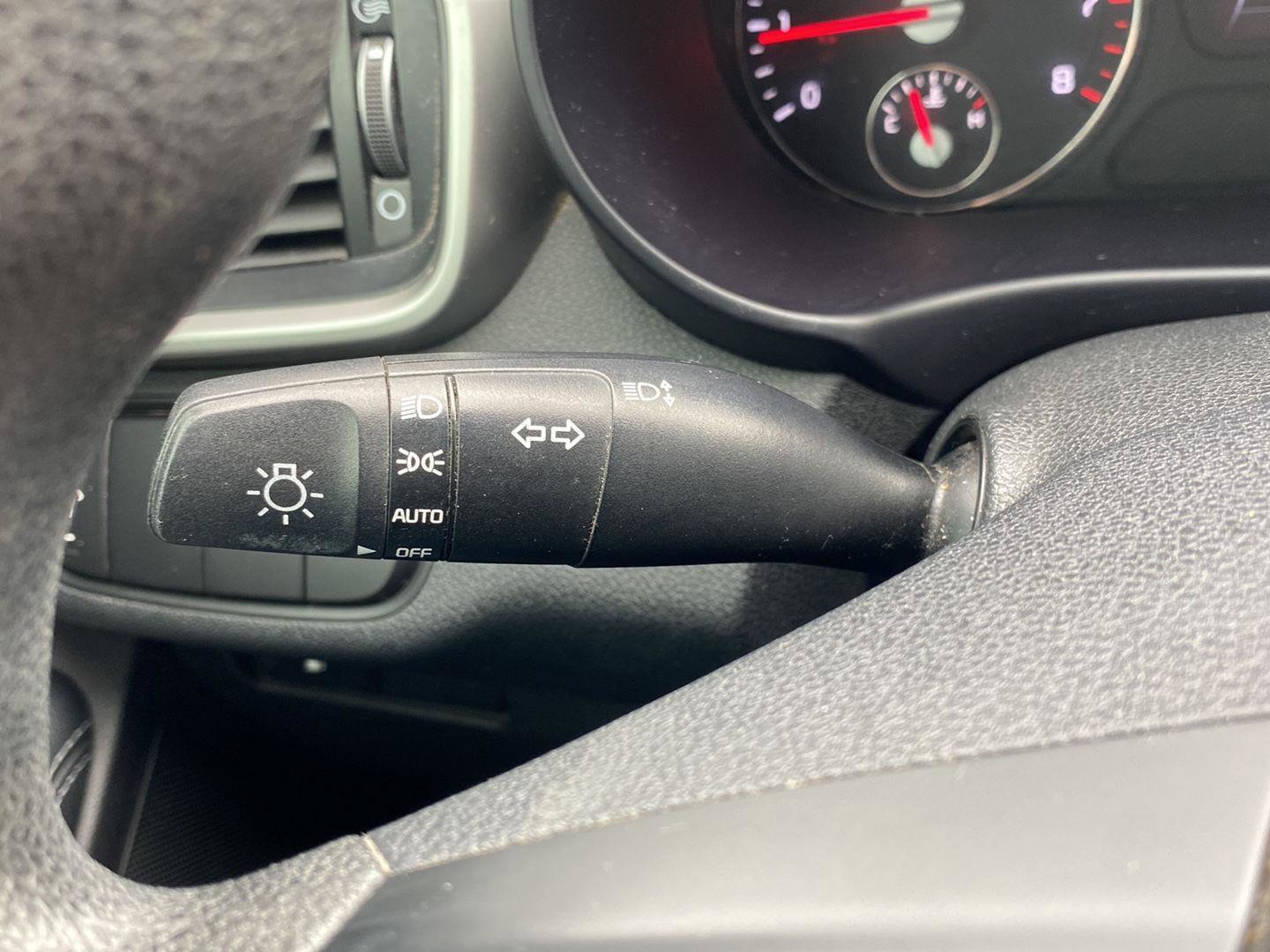 Used 2018 Kia Sorento L FWD image 19