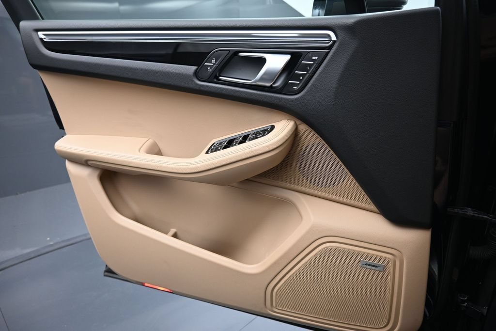 Certified 2020 Porsche Macan S AWD/4WD image 21