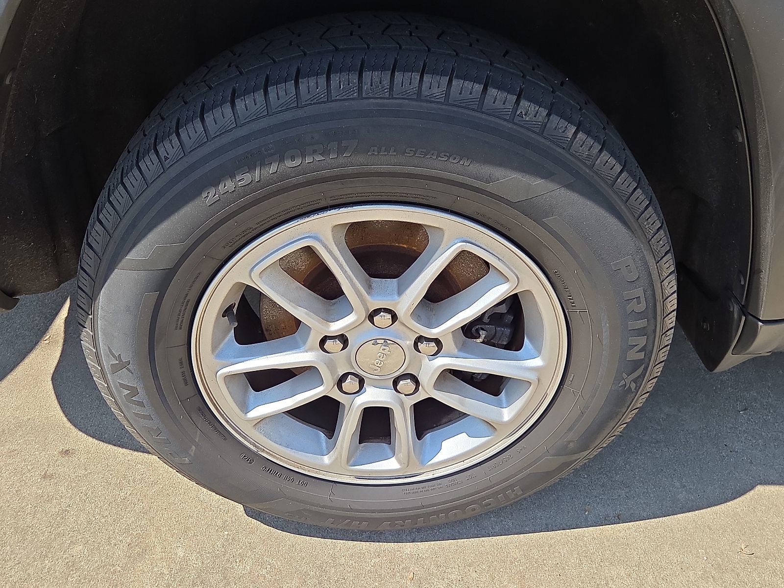 Used 2020 Jeep Grand Cherokee Laredo image 5