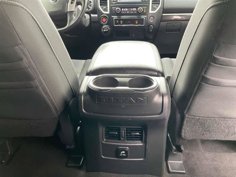 Used 2018 Nissan Titan SV w/ SV Convenience Package image 15