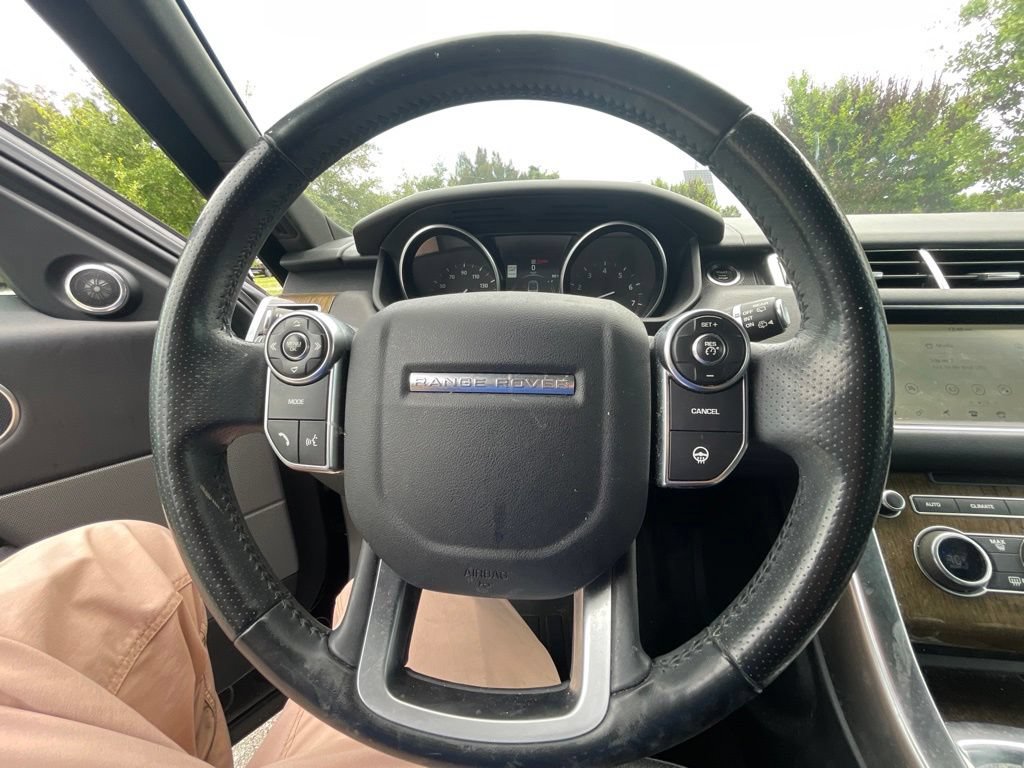Used 2017 Land Rover Range Rover Sport SE AWD/4WD image 12