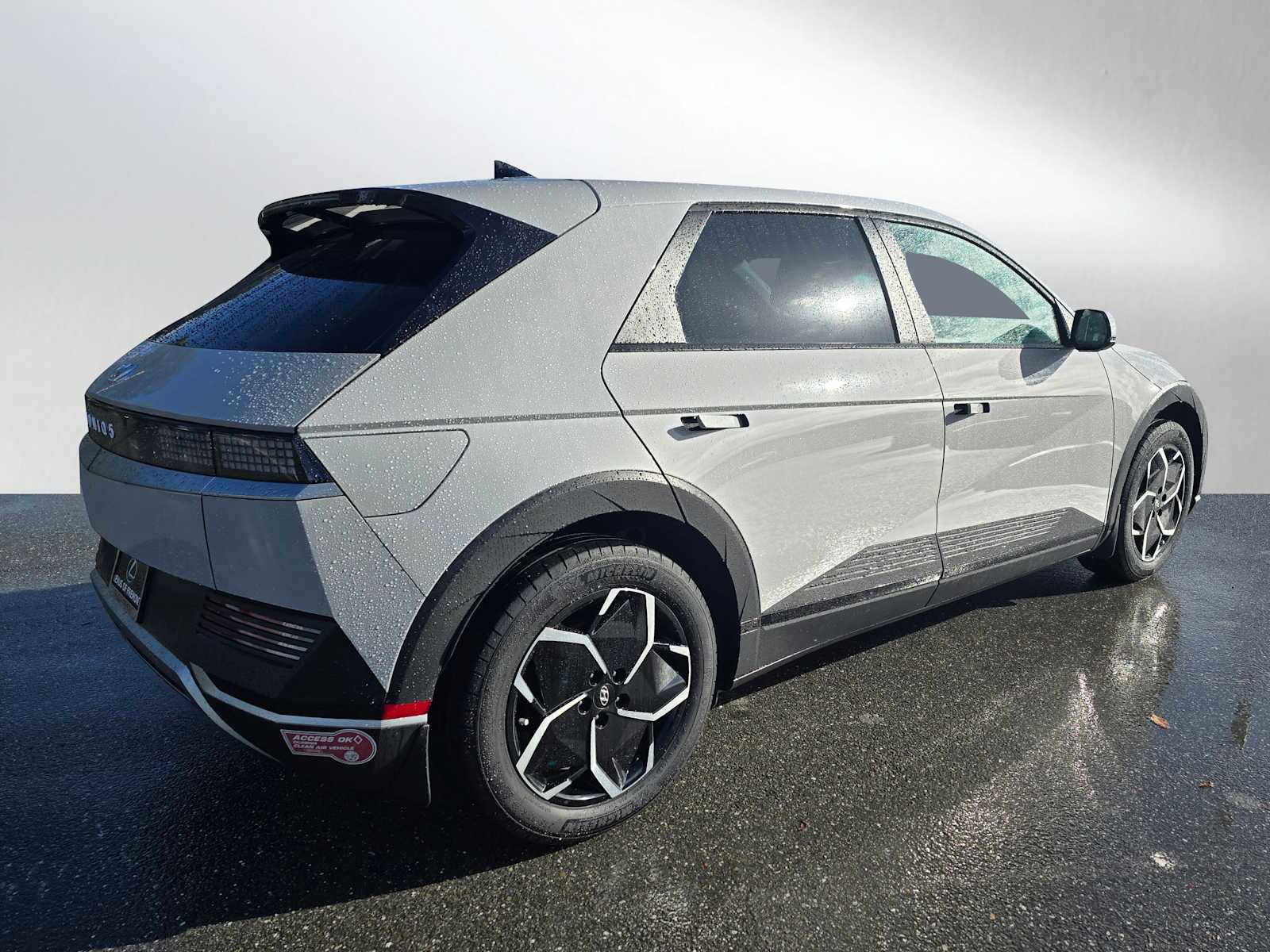 Used 2024 Hyundai Ioniq 5 SEL image 3