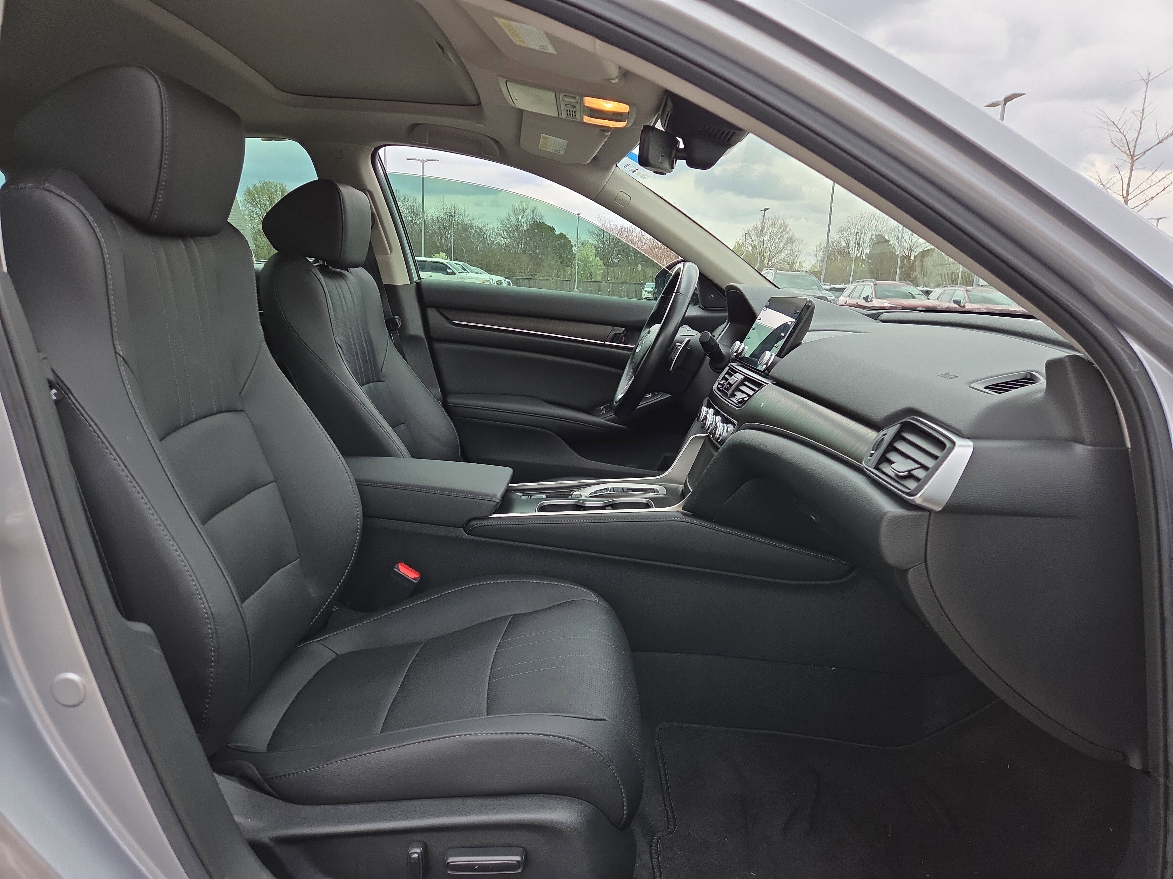 Used 2020 Honda Accord Touring image 16