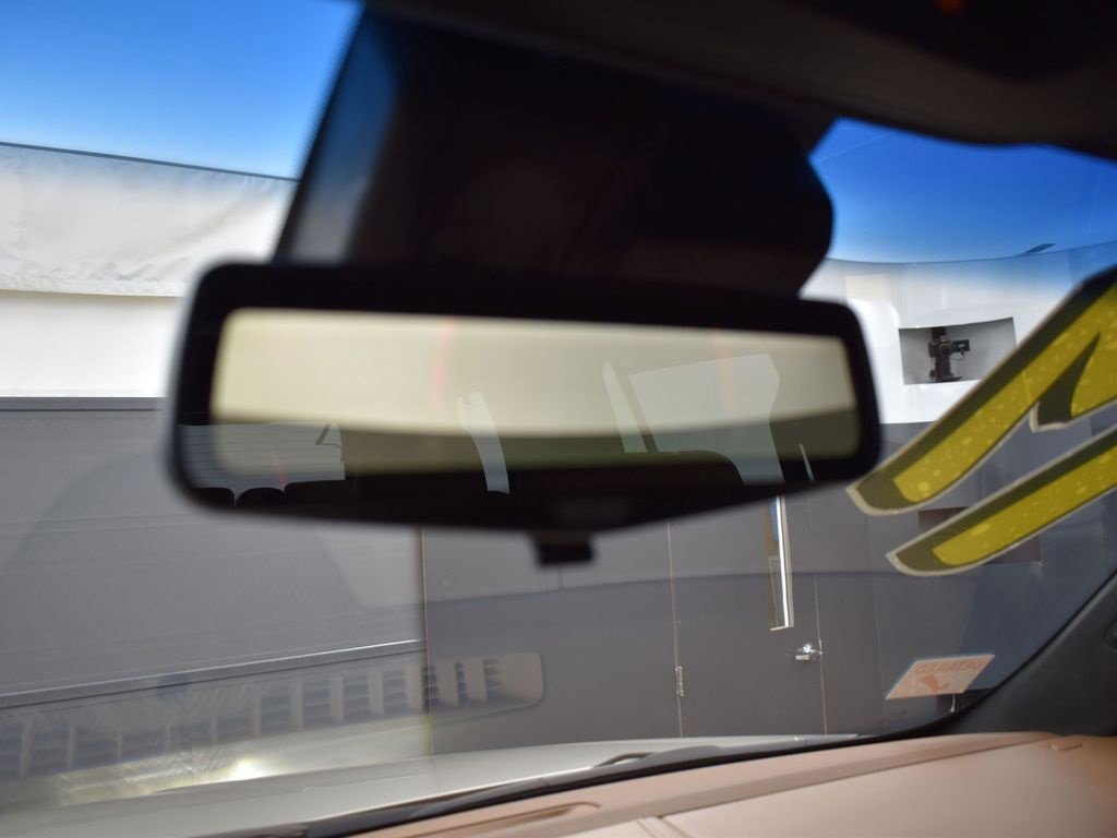 Used 2017 Cadillac Escalade Platinum image 17