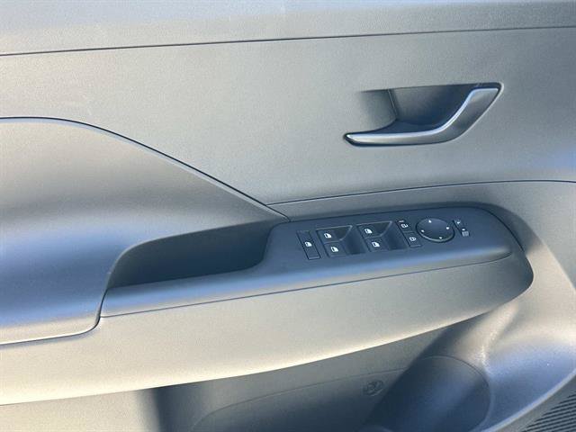 New 2027 Hyundai Kona SE FWD image 19