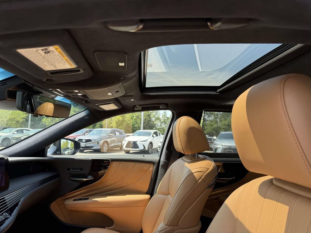 Used 2023 Lexus LS 500 AWD w/ Luxury Package image 20