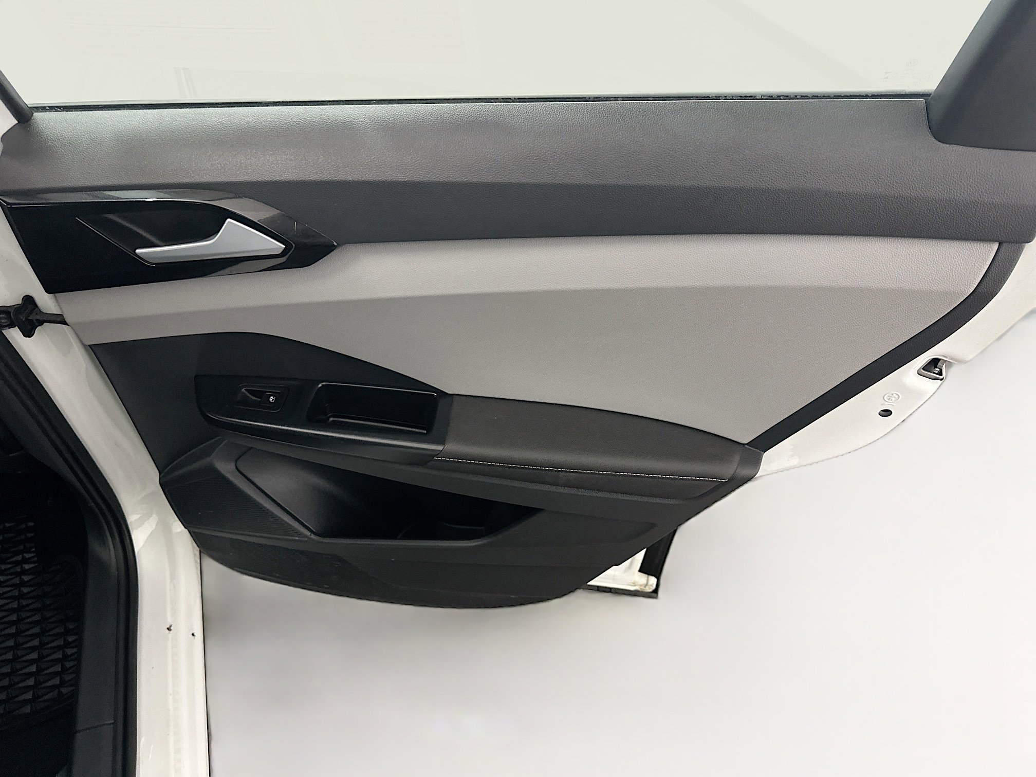 Used 2024 Volkswagen Taos S image 30