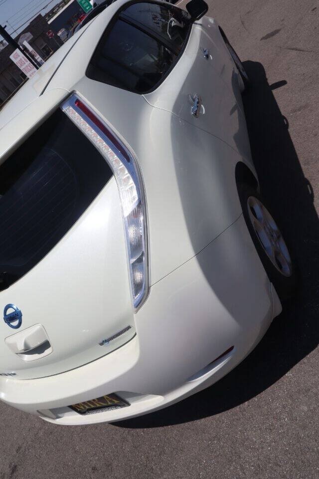 Used 2012 Nissan Leaf SL FWD image 7