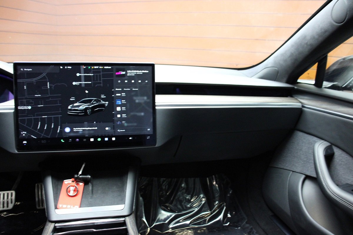 Used 2023 Tesla Model S AWD/4WD image 34
