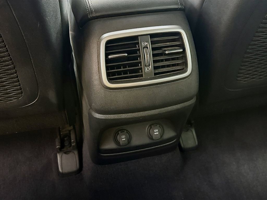 Used 2017 Kia Sorento LX w/ LX Convenience Package image 28