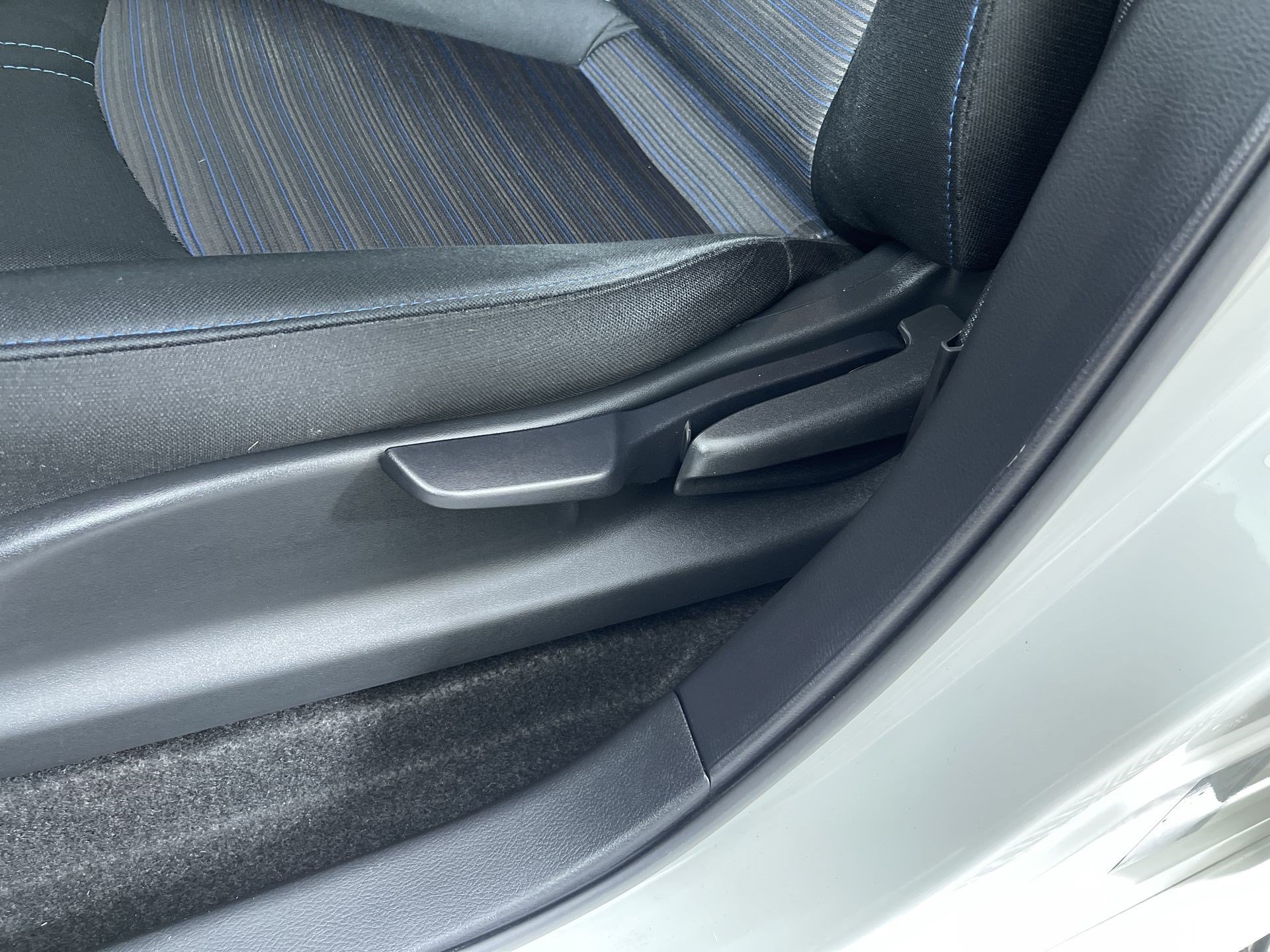 Certified 2025 Nissan Leaf S FWD image 13