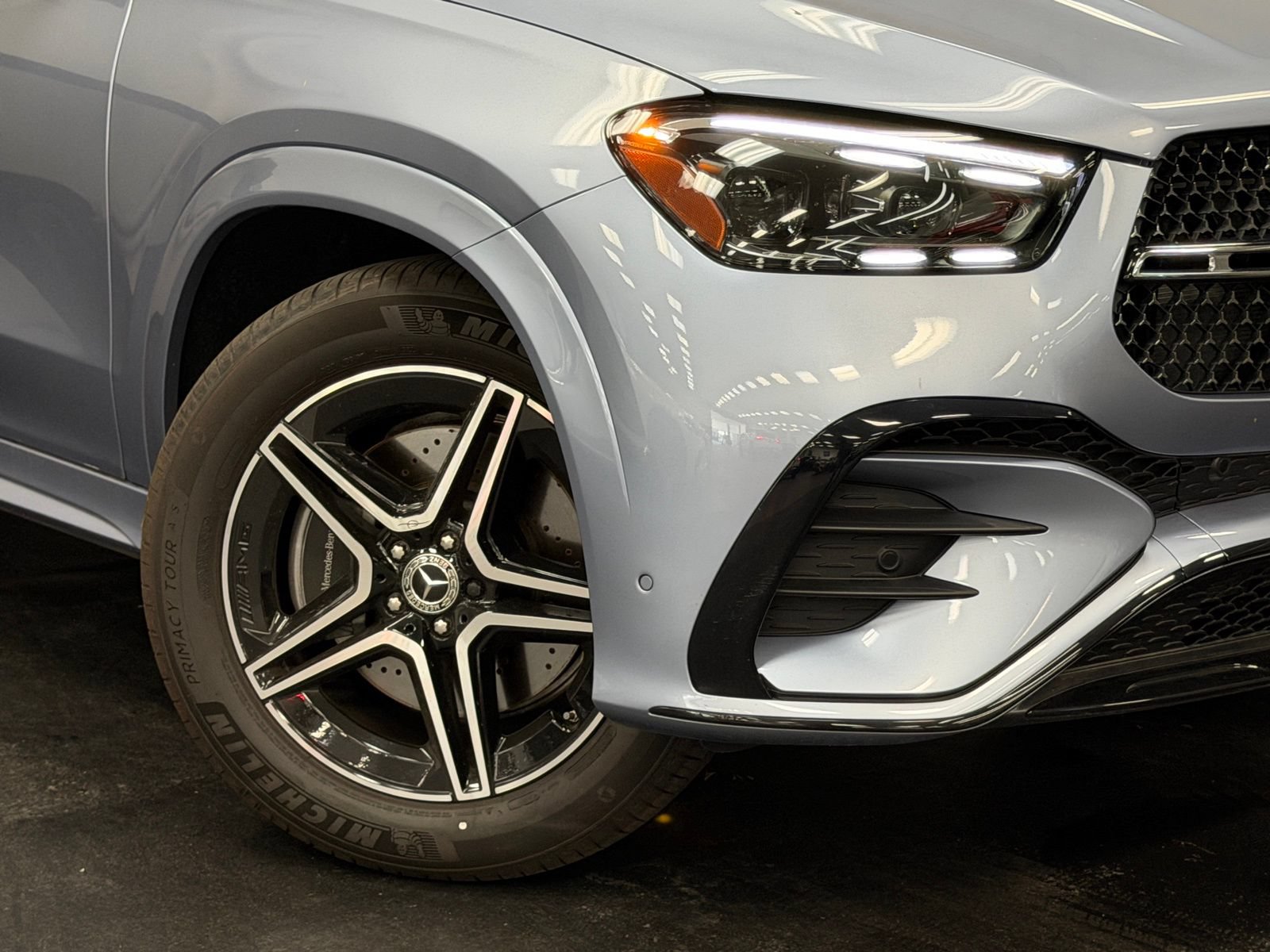 Used 2025 Mercedes-Benz GLE 350 4MATIC image 4