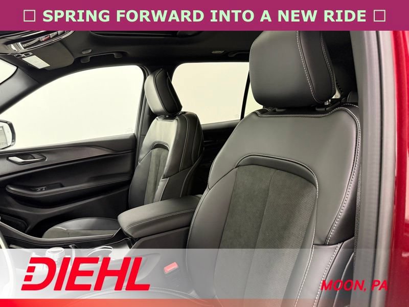 New 2025 Jeep Grand Cherokee Altitude AWD/4WD image 19