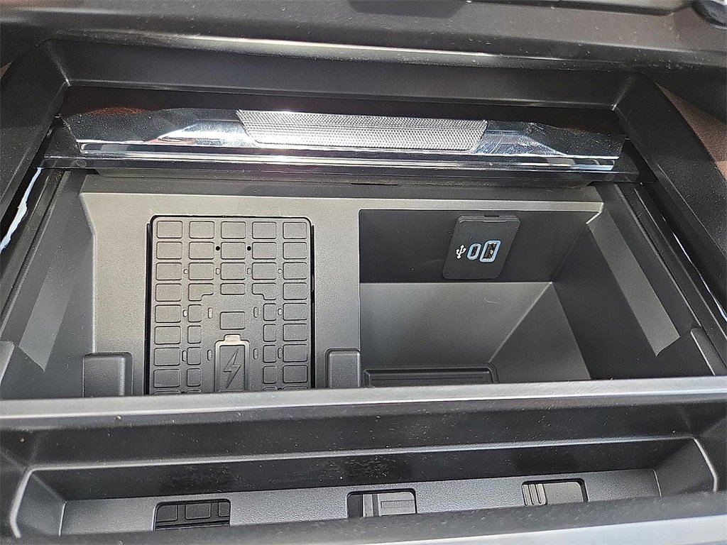 New 2025 Ford F350 King Ranch w/ Chrome Package image 15