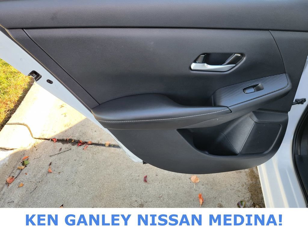 Used 2022 Nissan Sentra SV image 39