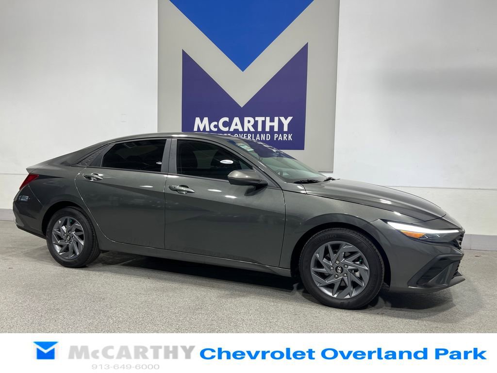 Used 2024 Hyundai Elantra SEL FWD image 3