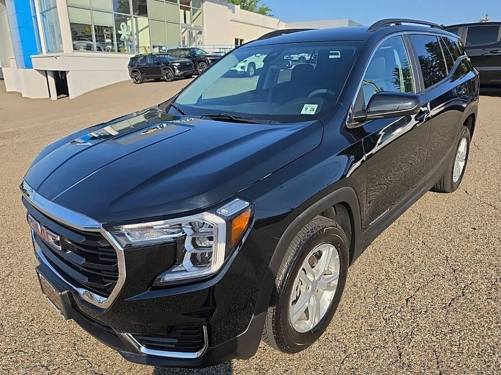 Used 2023 GMC Terrain SLE w/ Driver Convenience Package AWD/4WD image 7