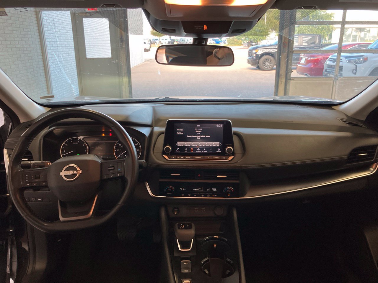 Used 2025 Nissan Rogue SV FWD image 10