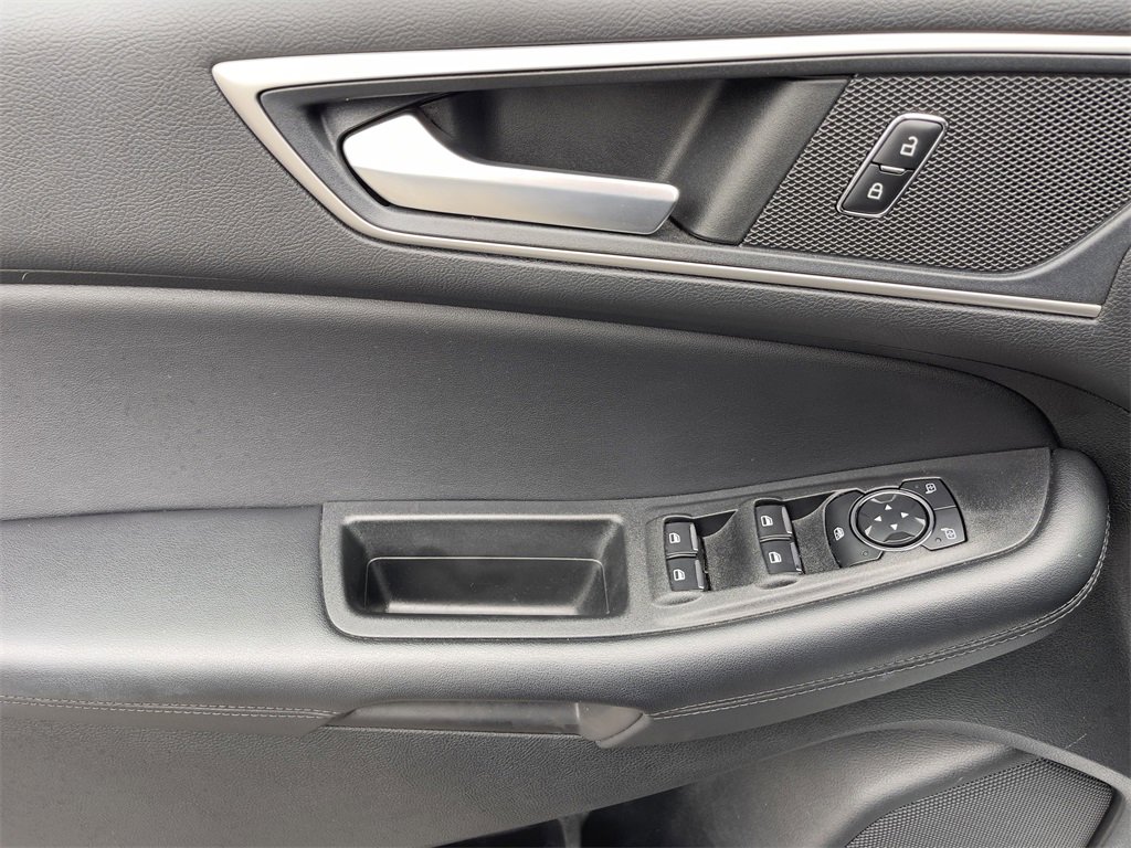 Used 2023 Ford Edge SEL image 15