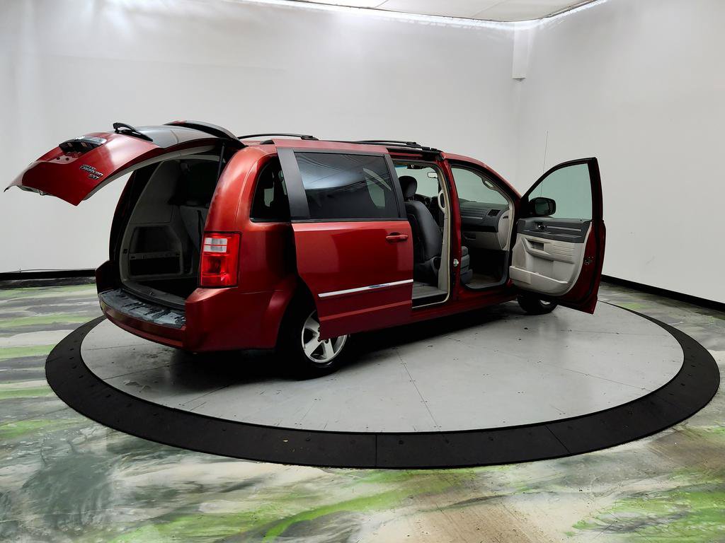 Used 2009 Dodge Grand Caravan SXT FWD image 11