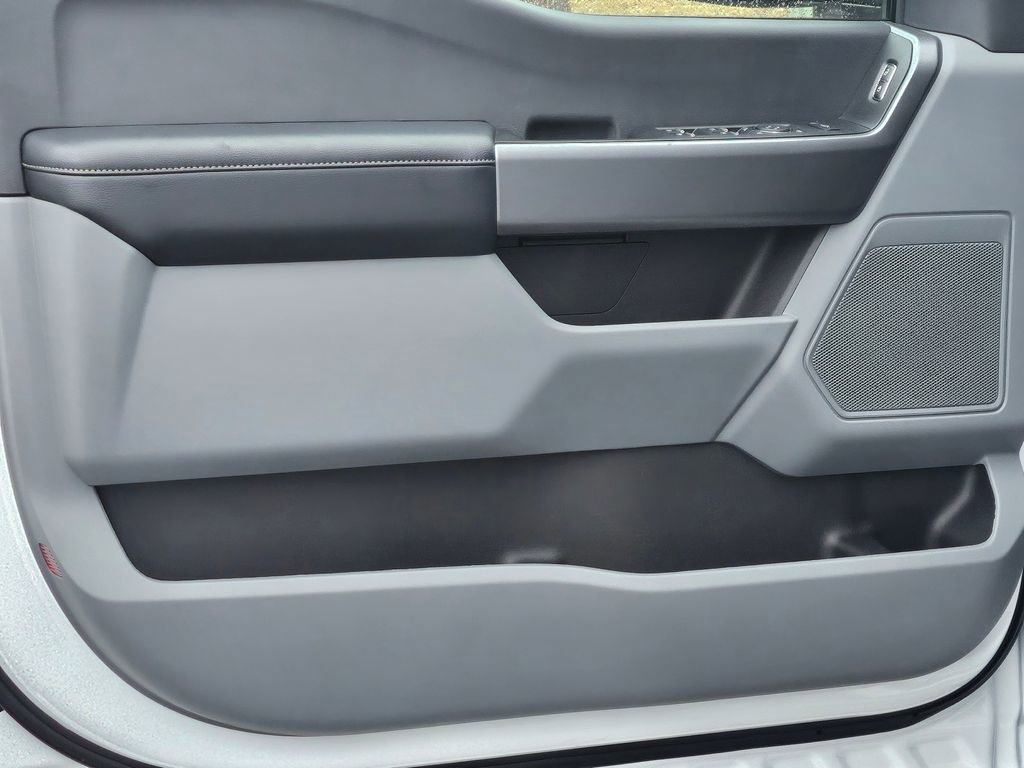 New 2025 Ford F450 XLT w/ XLT Value Package image 31