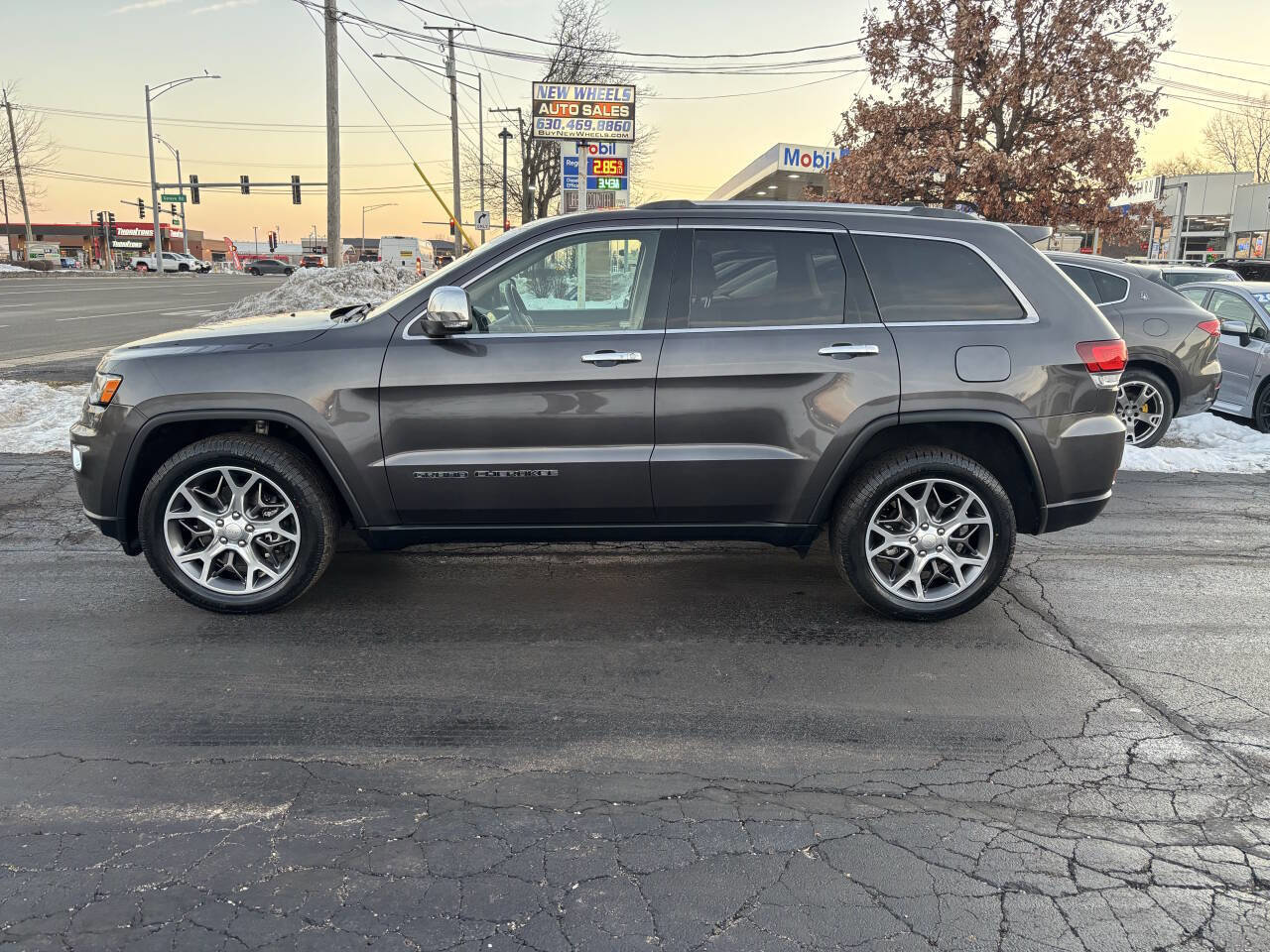 Used 2021 Jeep Grand Cherokee Limited image 3