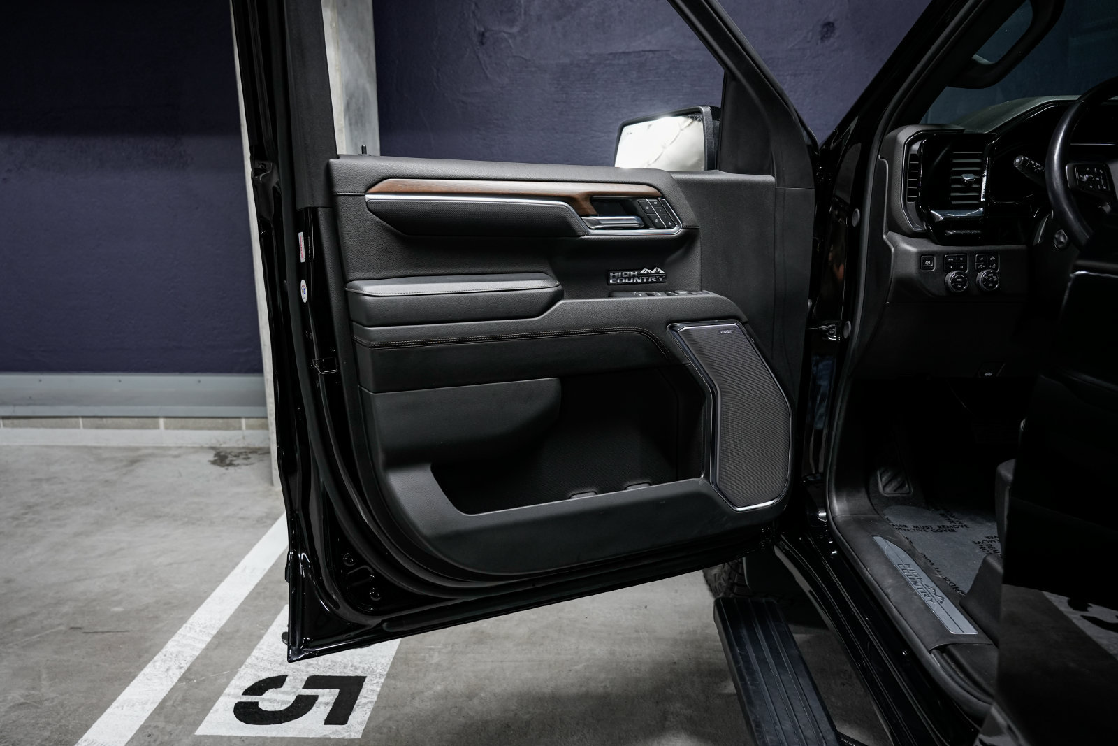 Used 2024 Chevrolet Silverado 1500 High Country w/ Midnight Edition AWD/4WD image 23