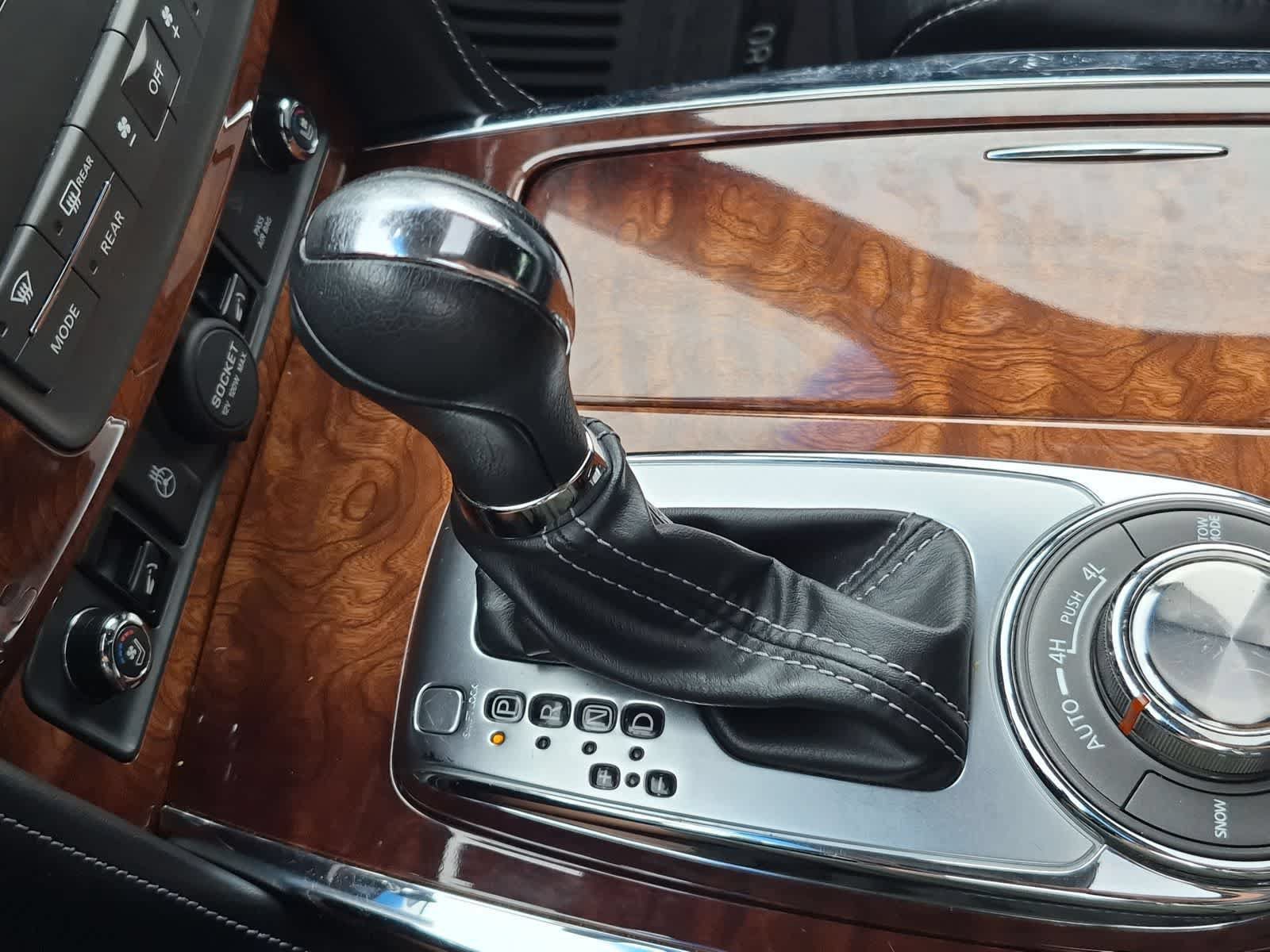 Used 2015 INFINITI QX80 4WD w/ Deluxe Technology Package image 33