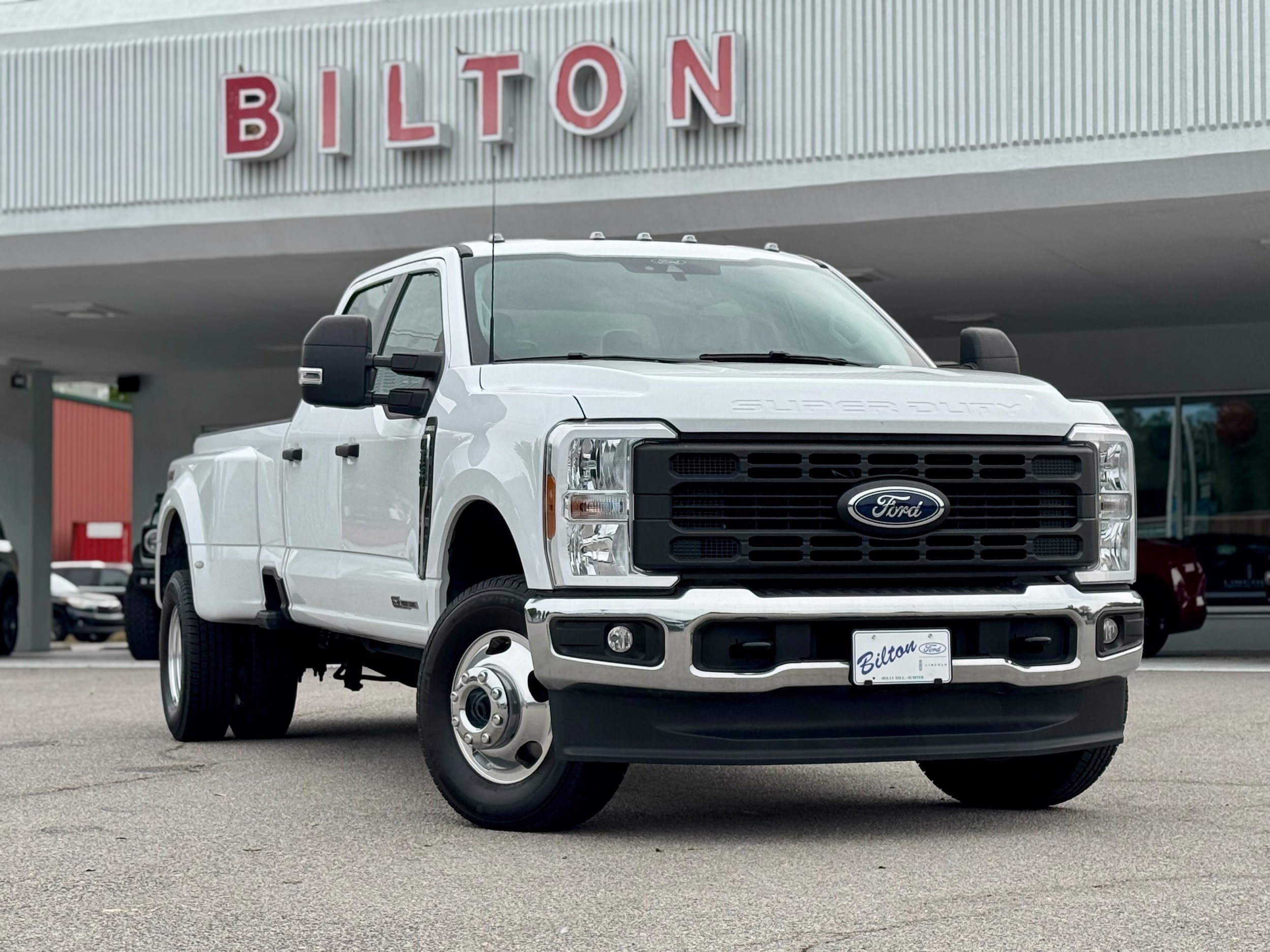 Used 2025 Ford F350 XL AWD/4WD image 1