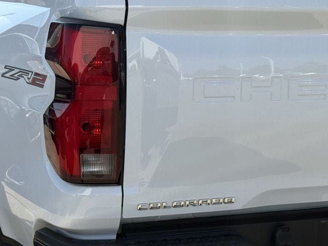 Used 2024 Chevrolet Colorado ZR2 w/ Safety Package AWD/4WD image 6